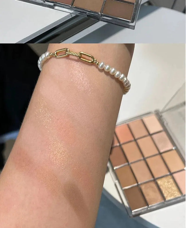 TouchUp And More 16-Color Eye Shadow Palette